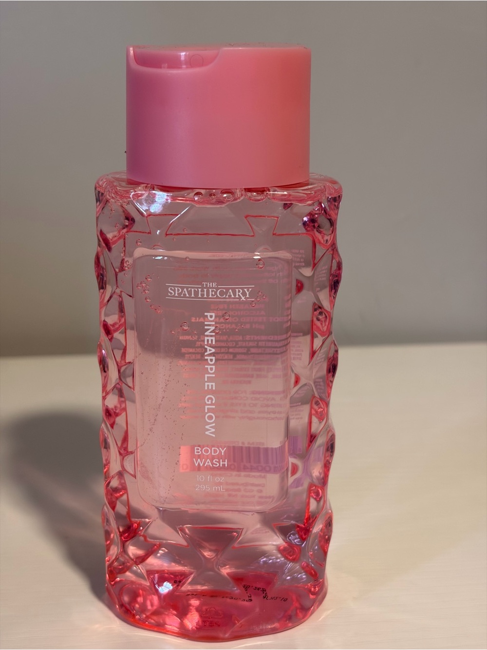The SpaThecary Pineapple Glow Body Wash - Pink